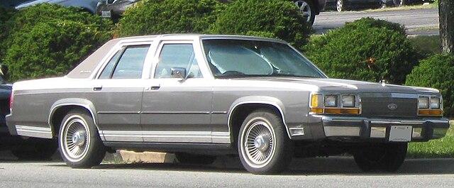 1990 Ford Crown Victoria