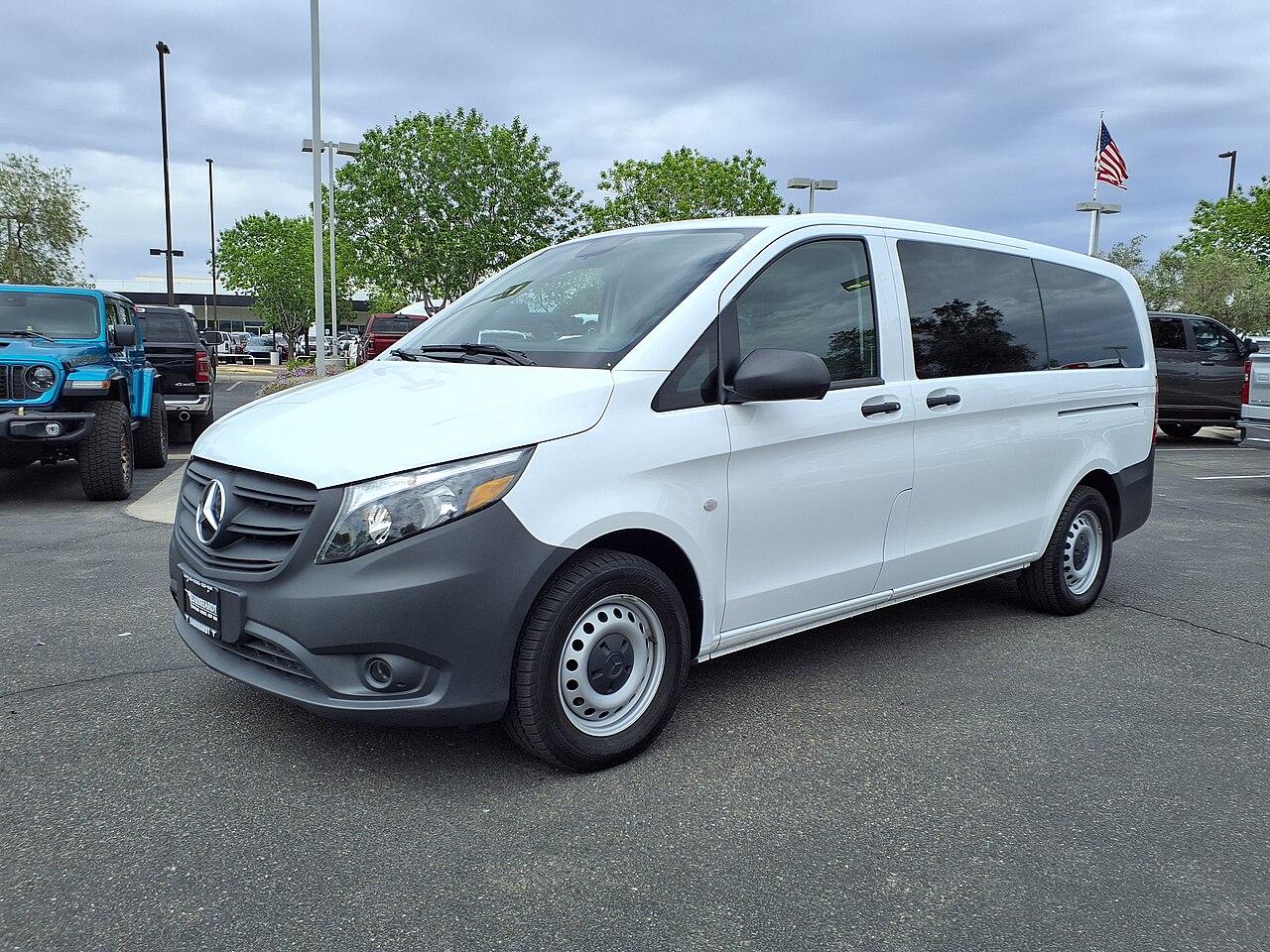 2023 Mercedes-Benz METRIS