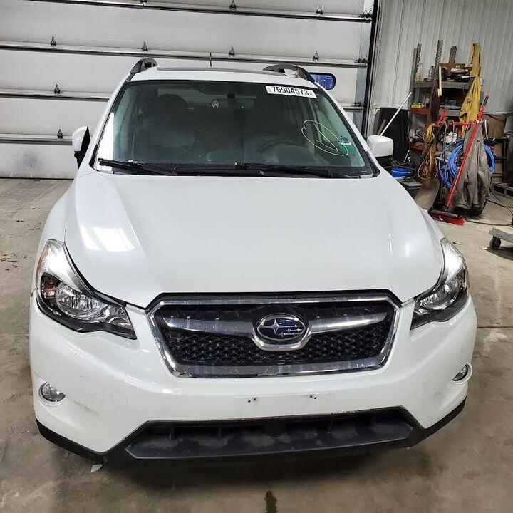 2015 Subaru XV Crosstrek front end